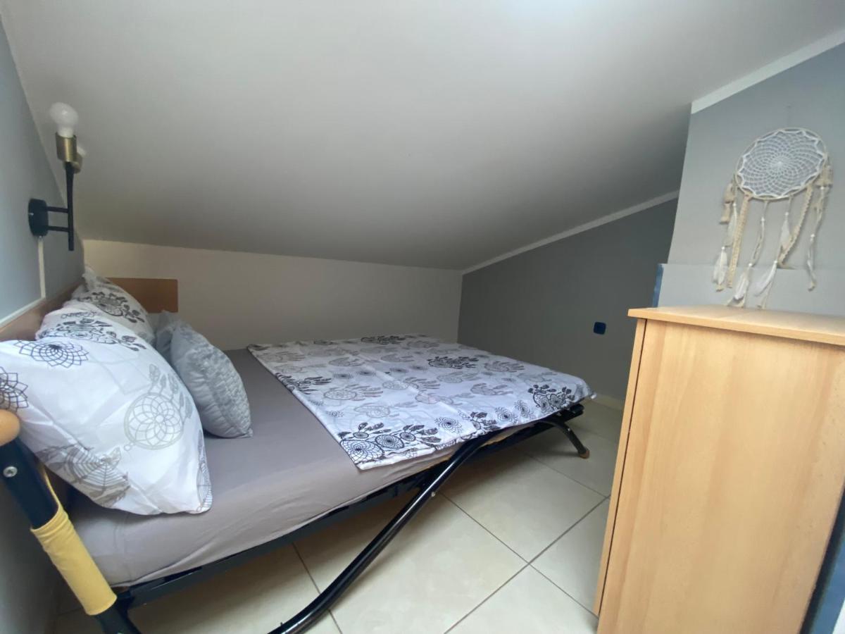 Apartments Mare Pula Exterior photo
