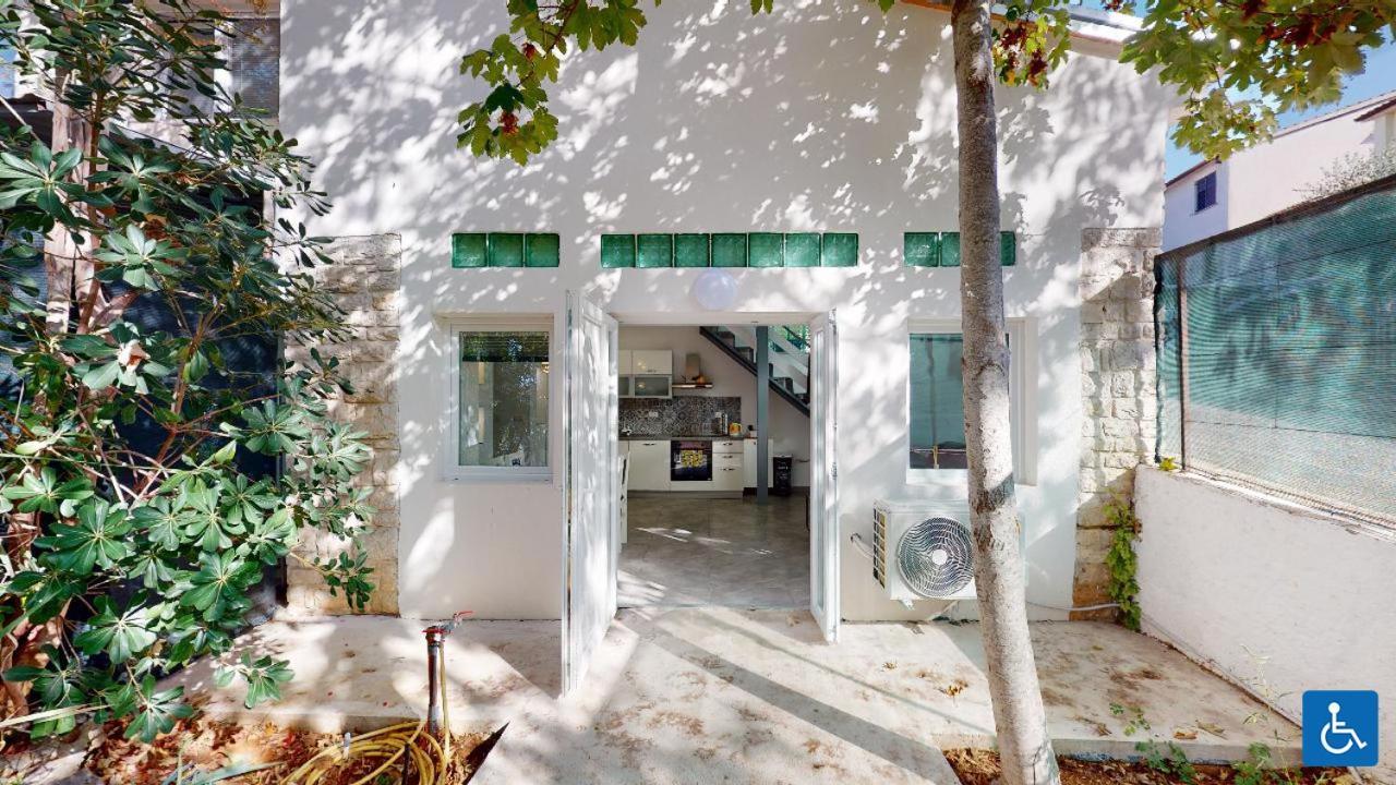 Apartments Mare Pula Exterior photo