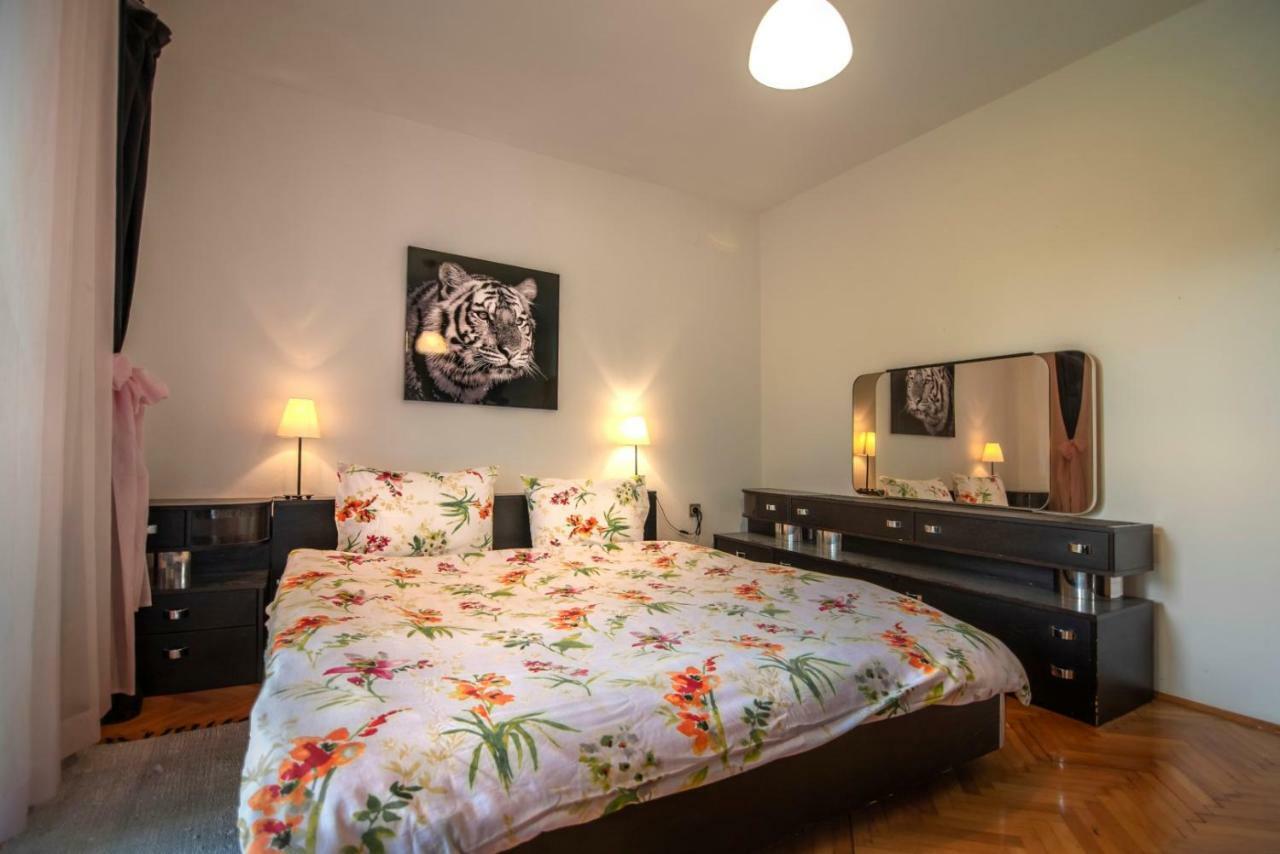 Apartments Mare Pula Exterior photo