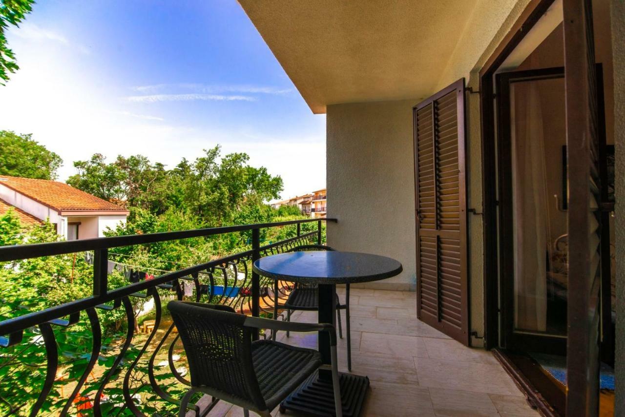 Apartments Mare Pula Exterior photo