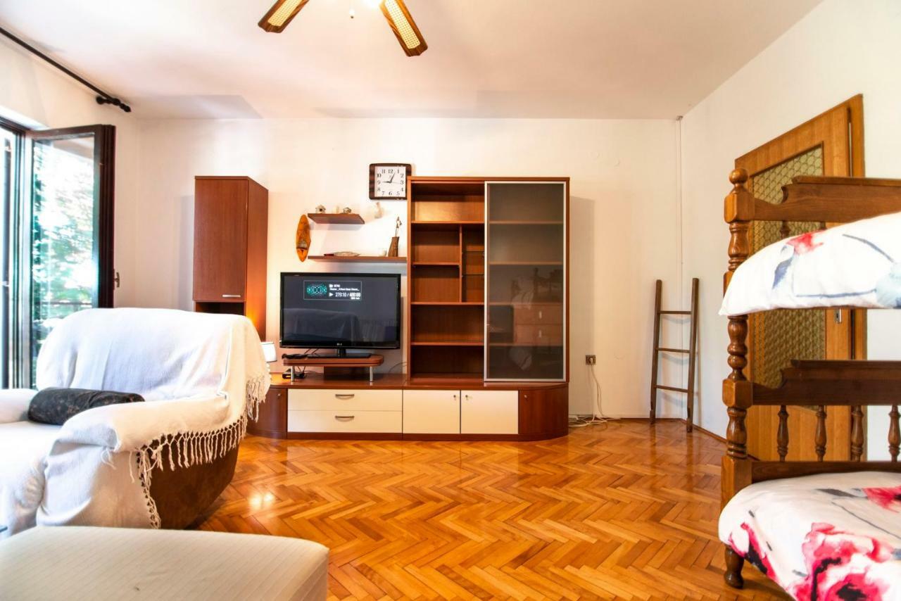 Apartments Mare Pula Exterior photo